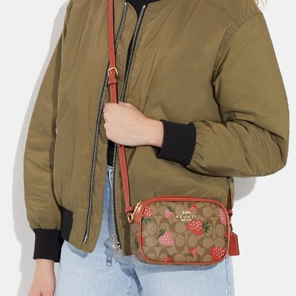 NWT Mini Jamie Camera Bag In Signature Canvas With Wild Strawberry Print - Picture 2 of 5